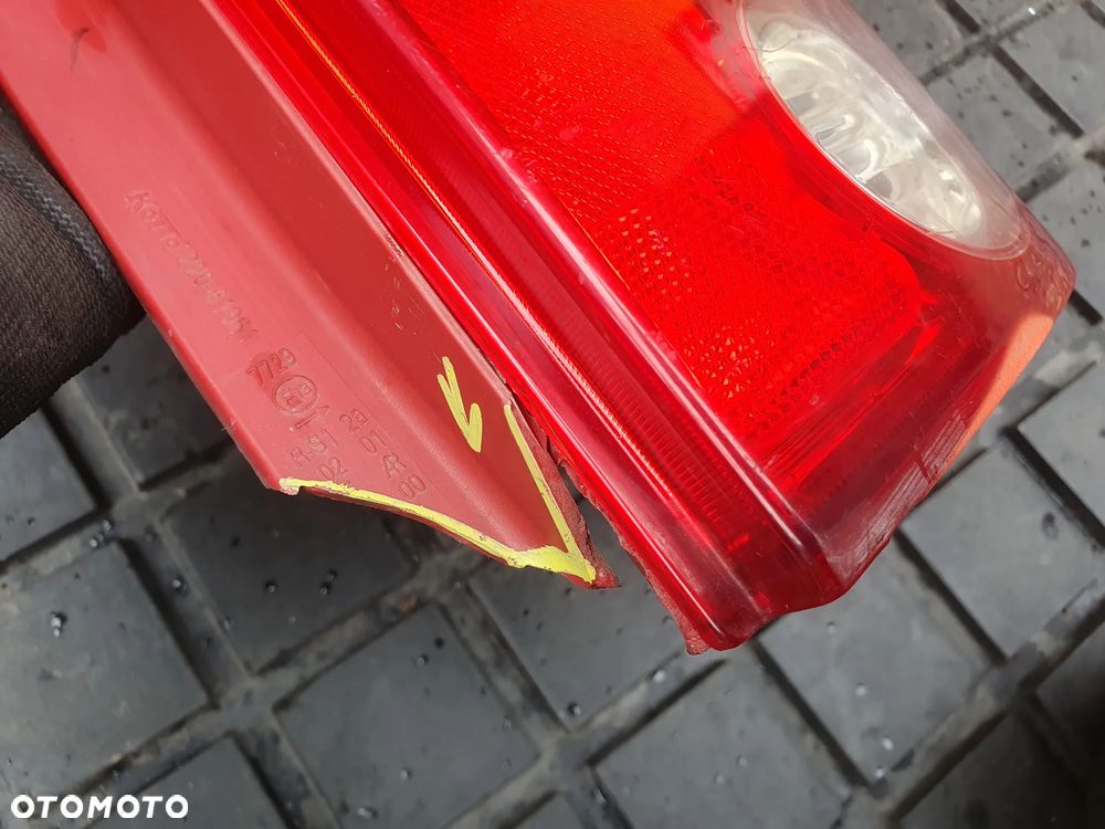 MAZDA PREMACY LIFT LAMPA PRAW TYLNA PRAWY TYŁ - 2