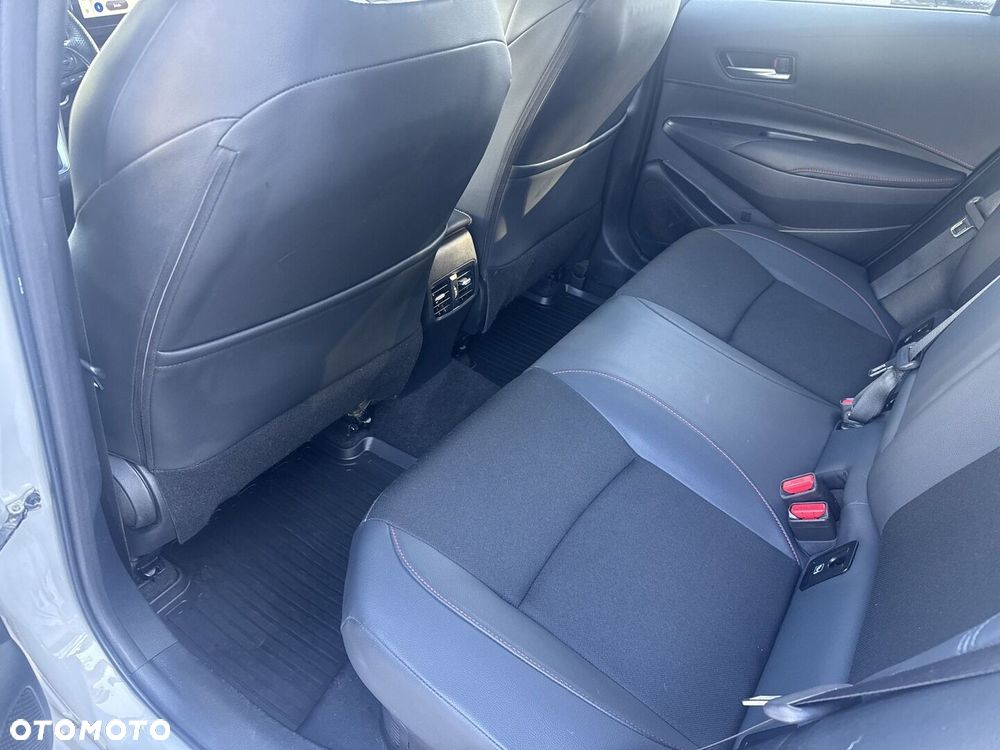 Toyota Corolla 2.0 Hybrid GR Sport Dynamic - 16
