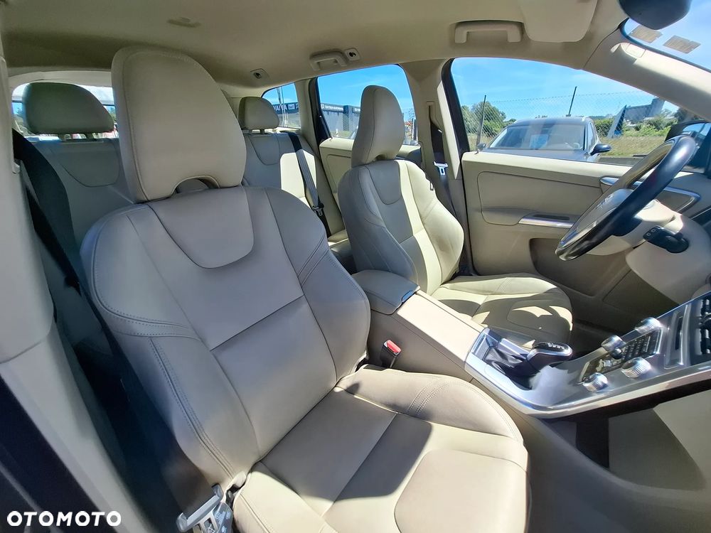 Volvo XC 60 D4 Geartronic Kinetic - 16