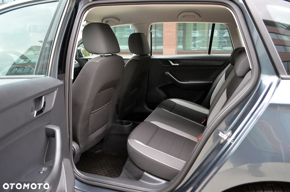 Skoda RAPID Spb 1.2 TSI Ambition - 16