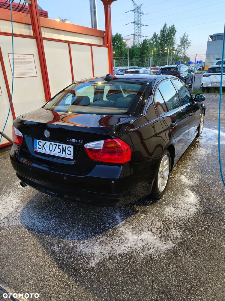 BMW Seria 3 320i - 12