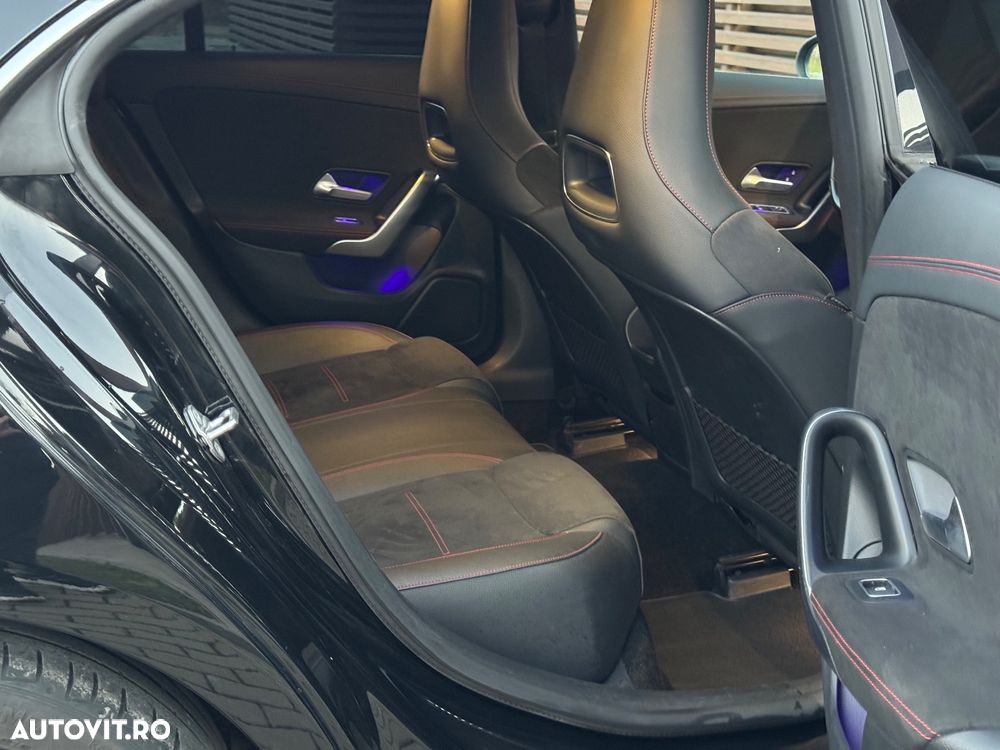 Mercedes-Benz CLA - 36