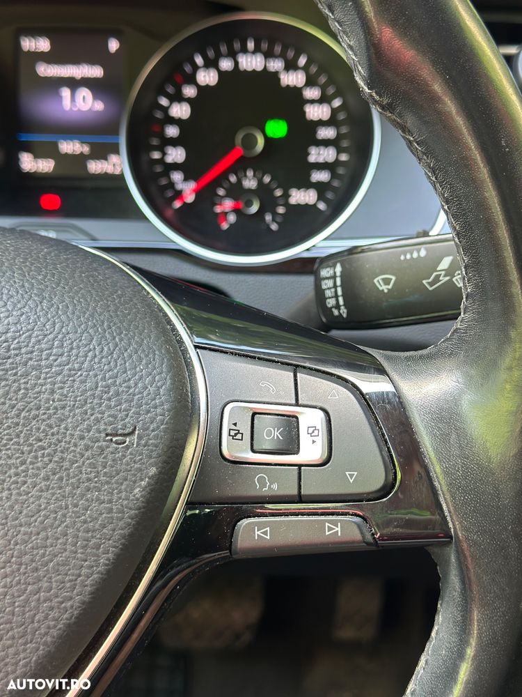 Volkswagen Passat - 20