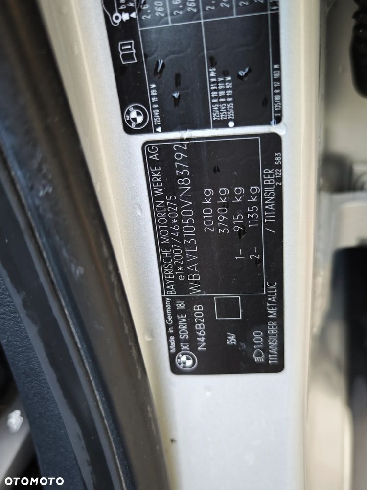 BMW X1 sDrive18i - 16