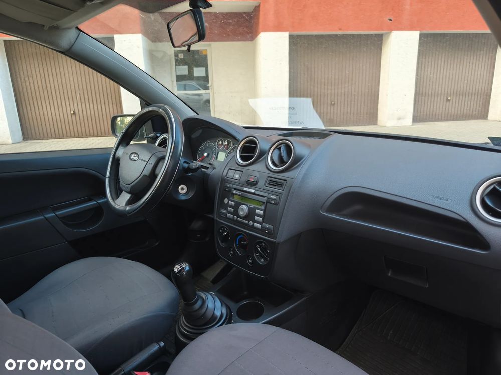 Ford Fiesta - 15