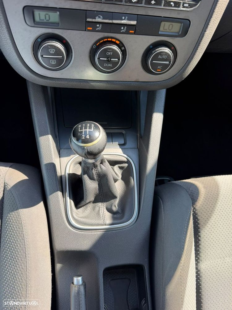 VW Golf 1.9 TDi BlueM. Confortline - 24