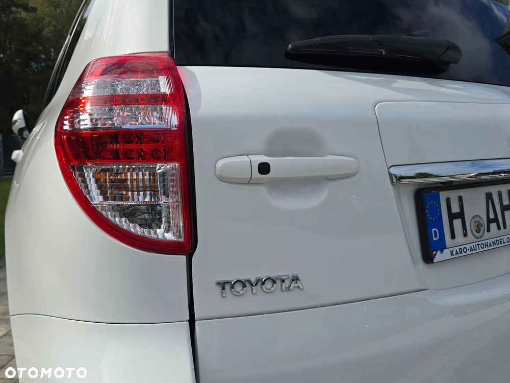 Toyota RAV4 2.0 VVT-i Premium - 13
