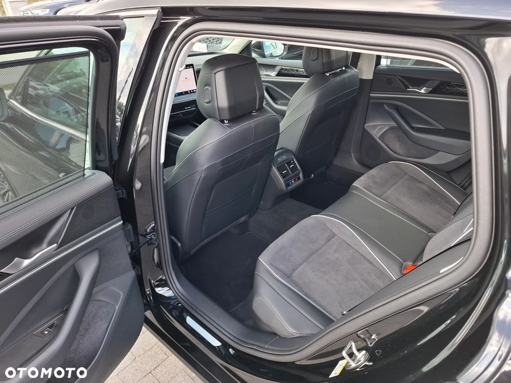 Volkswagen Passat Variant 2.0 TDI SCR Elegance DSG - 15
