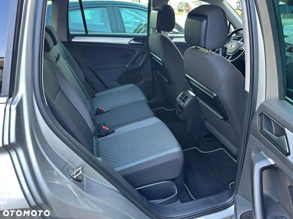 Volkswagen Tiguan 2.0 TDI SCR BlueMotion Technology Sport & Style - 26