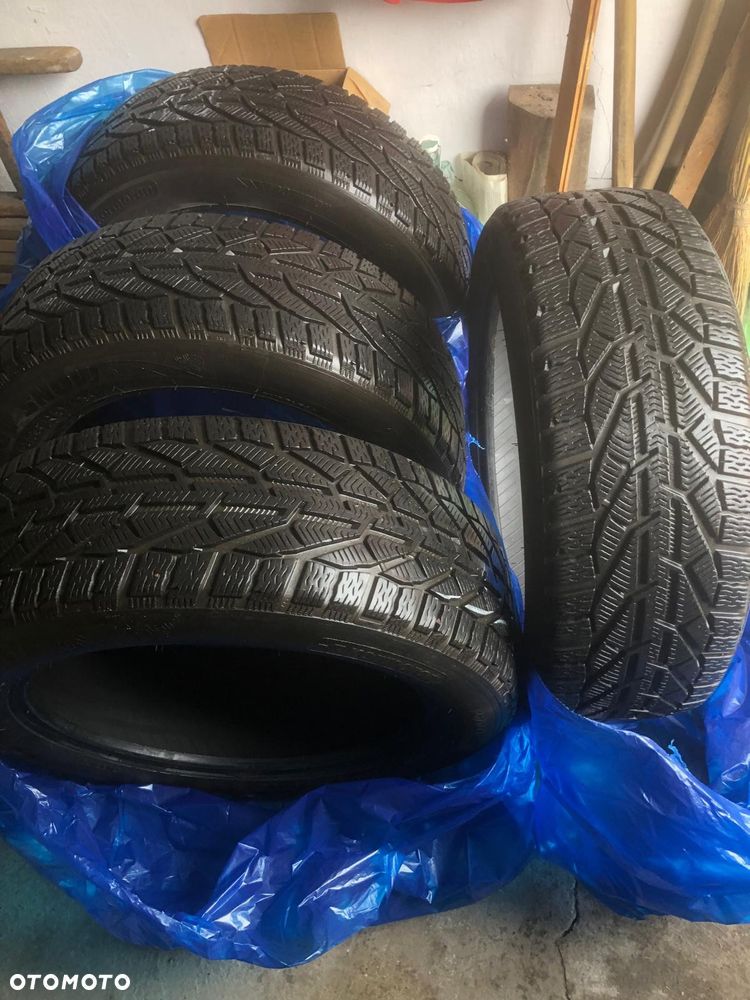 Kormoran zimowe 235/55 R19 komplet - 2