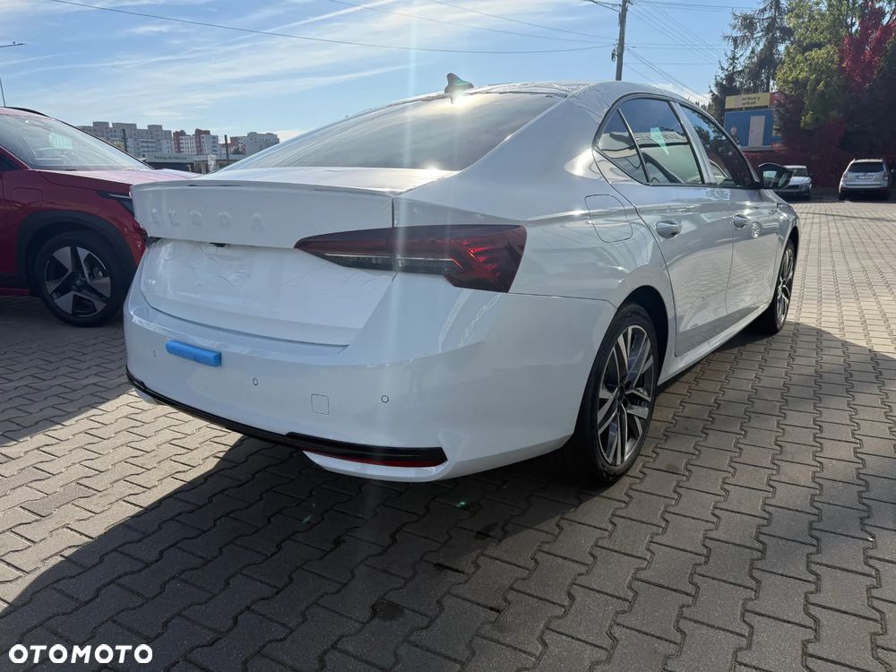 Skoda Octavia 2.0 TDI Sportline DSG - 6