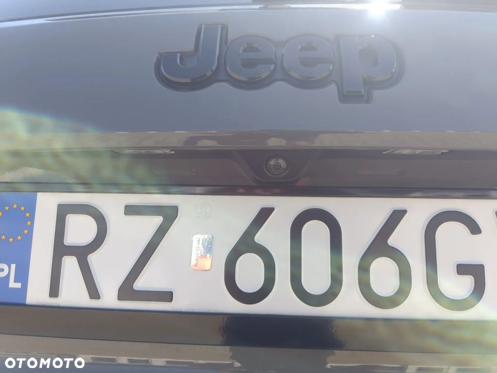 Jeep Grand Cherokee - 17