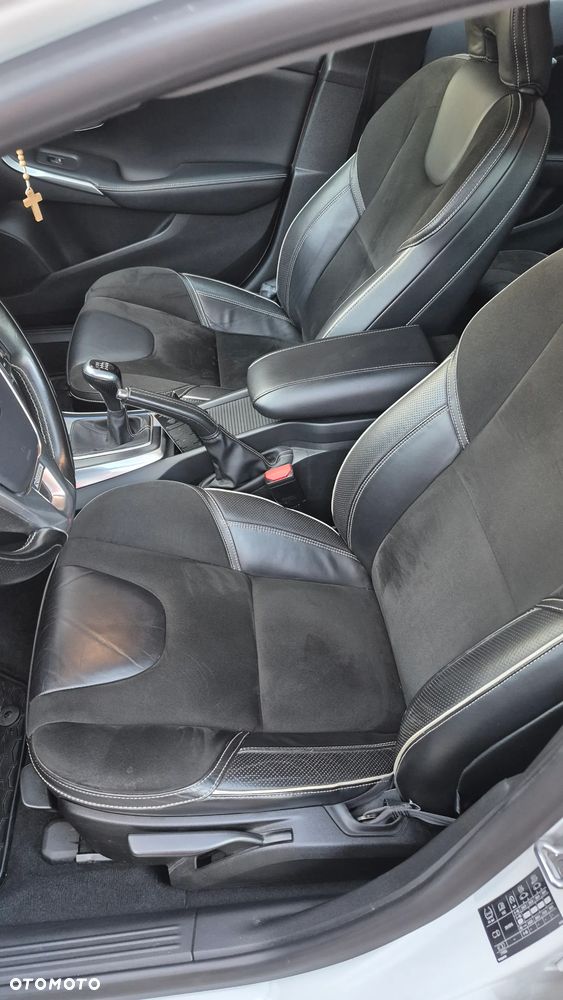 Volvo V40 D4 RDesign - 12