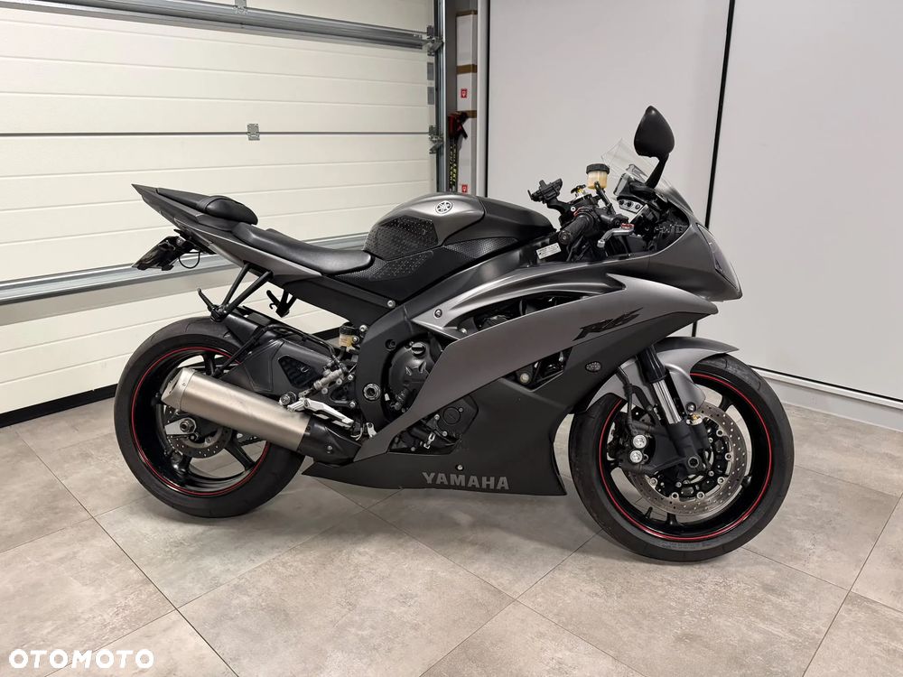 Yamaha R6 - 3