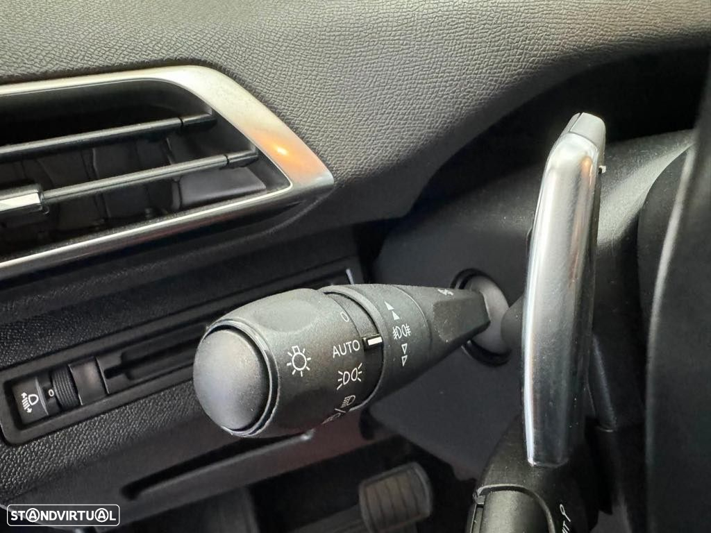 Peugeot 3008 1.5 BlueHDi Allure EAT8 - 12