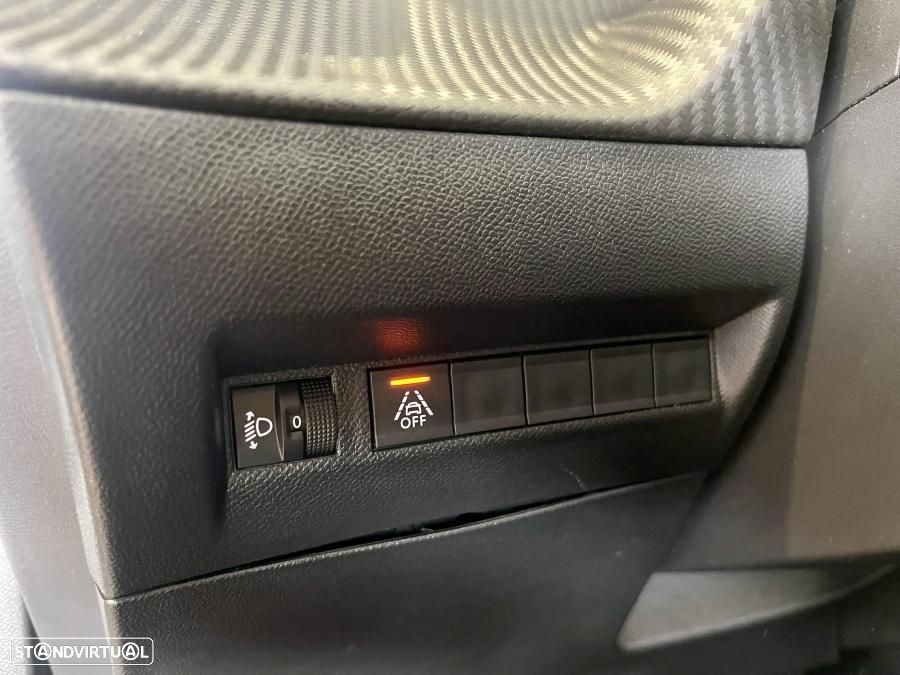 Peugeot 2008 1.2 PureTech Active Pack - 13
