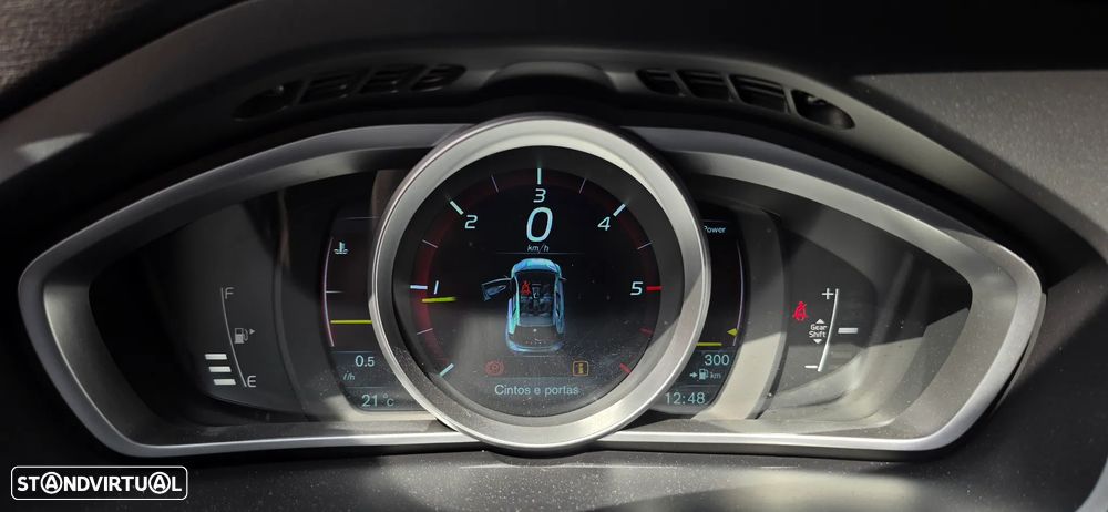 Volvo V40 D2 R Design - 21