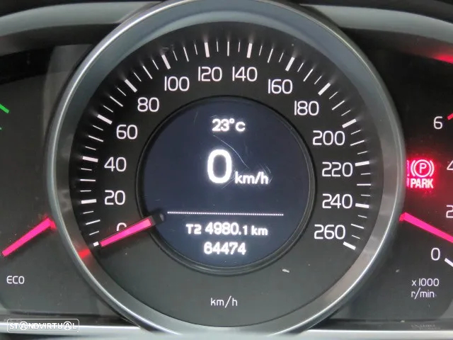 Volvo V40 2.0 D3 Momentum - 13