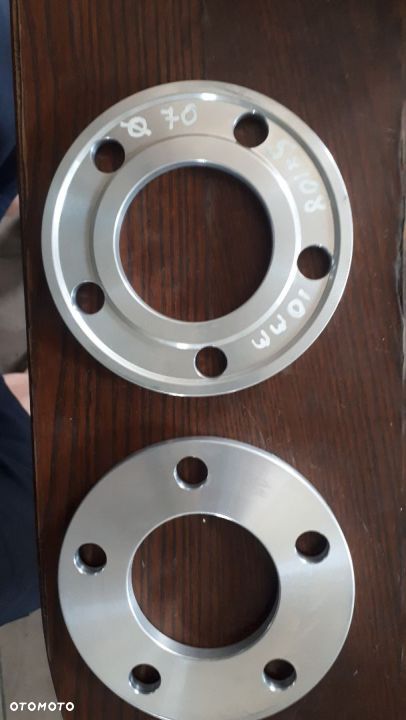 Dystanse do felg alu 5x108 śr.70 mm