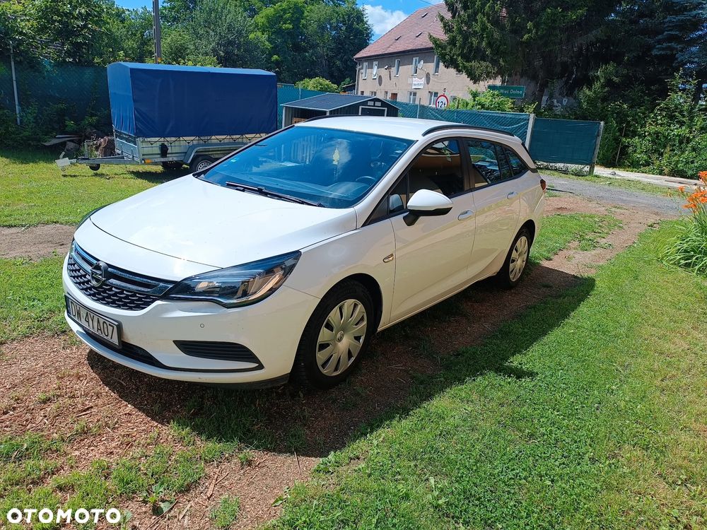 Opel Astra 1.6 CDTI Sport - 1