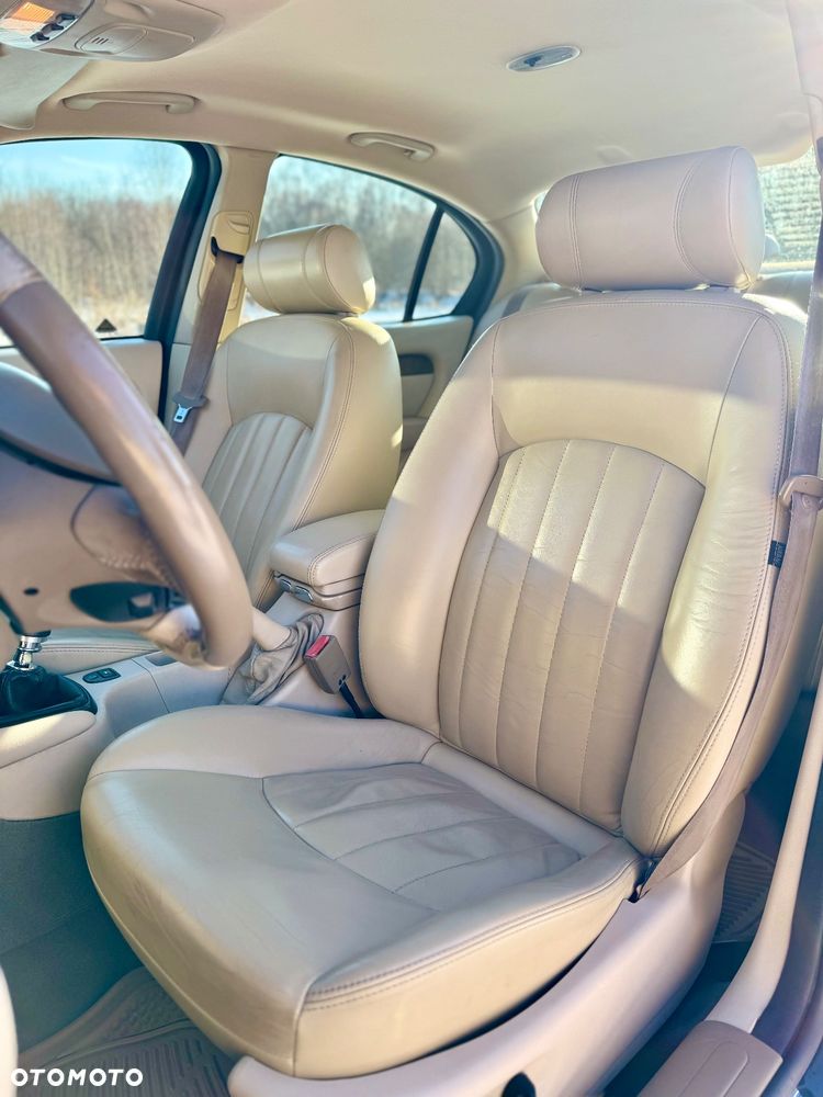 Jaguar X-Type - 18