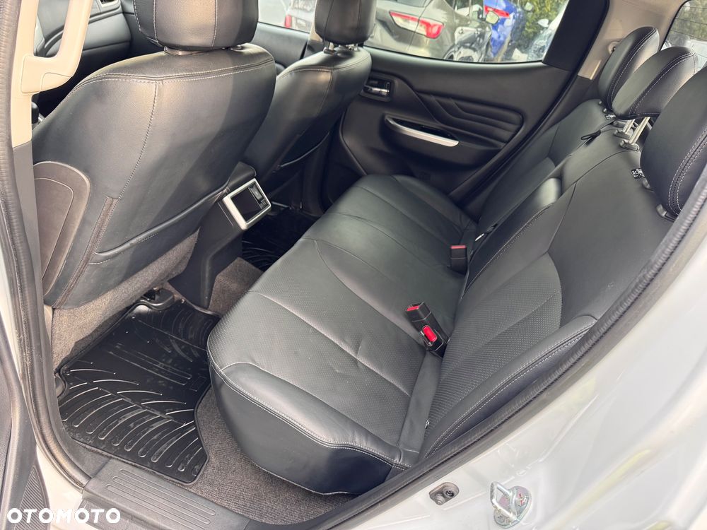 Mitsubishi L200 Pick Up 4x4 S&S Autm Double Cab Top - 24