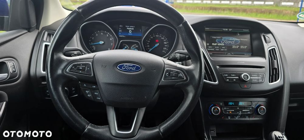 Ford Focus 1.0 EcoBoost Titanium - 24
