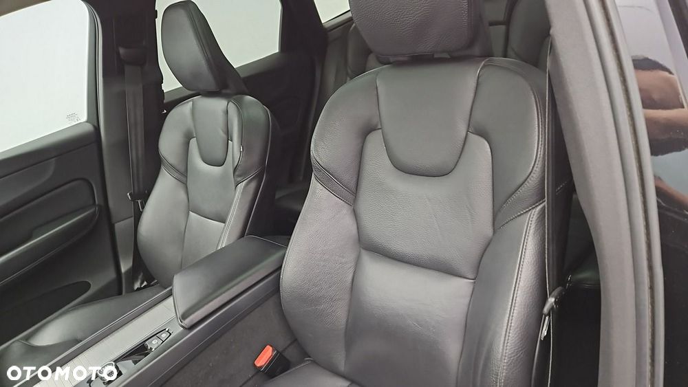 Volvo XC 60 T6 Plug-In Hybrid AWD Plus Bright - 11