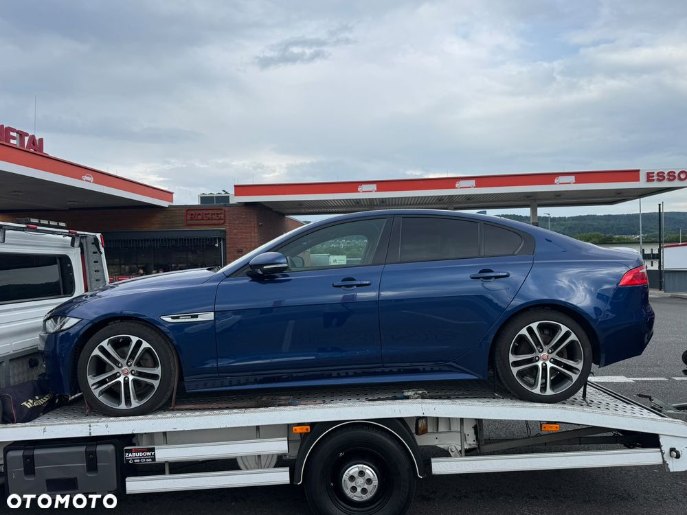 Jaguar XE 20d R-Sport - 18