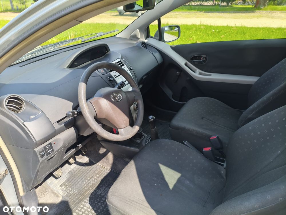 Toyota Yaris 1.0 Luna A/C - 7