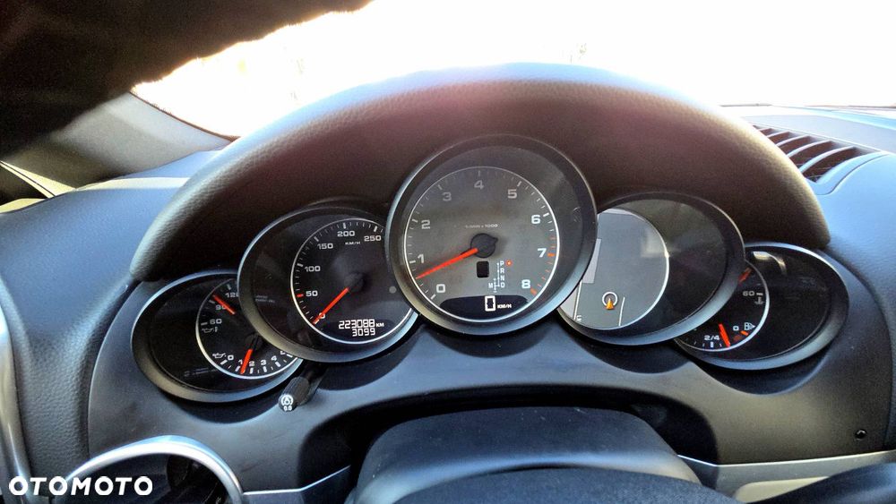 Porsche Cayenne S - 18