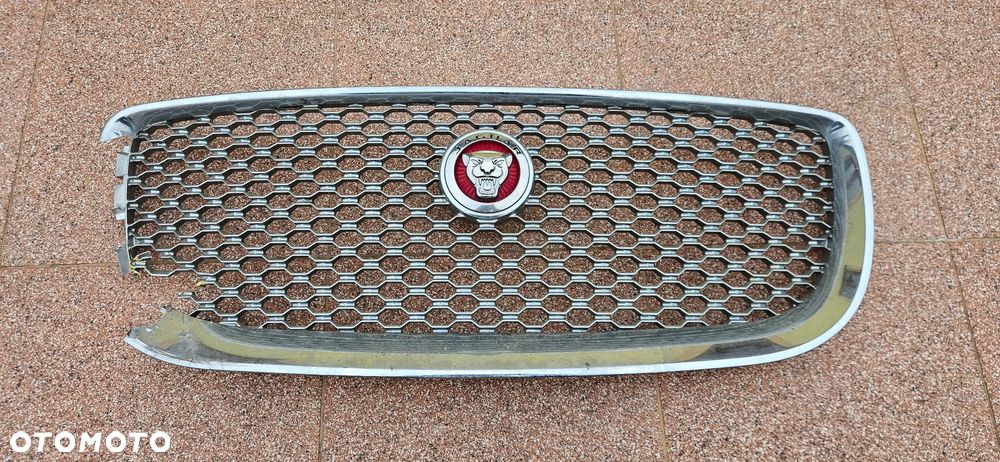 Jaguar XJ 351 LIFT 2015-2019 Atrapa zderzaka przedniego Grill Kratka środkowa znaczek emblemat logo - 1