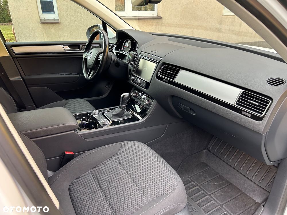 Volkswagen Touareg - 17