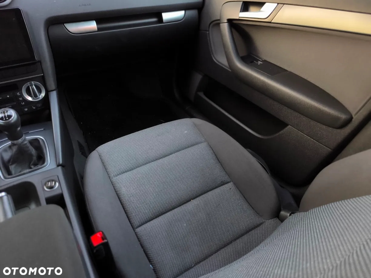 Audi A3 Sportback 1.6 TDI Ambiente - 11