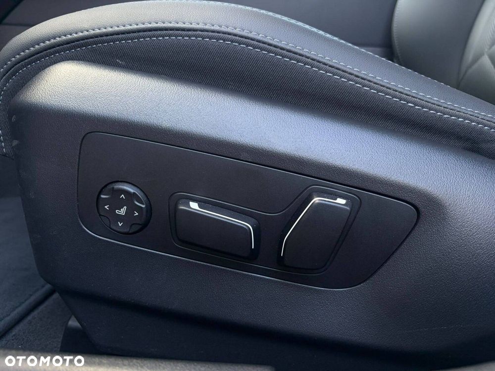 BMW Seria 5 520d xDrive mHEV M Sport - 17