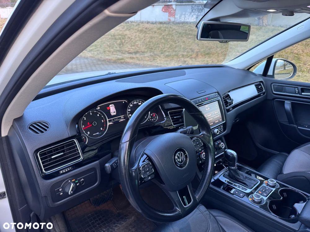 Volkswagen Touareg 3.0 V6 TDI BMT Perfectline R-Style - 9