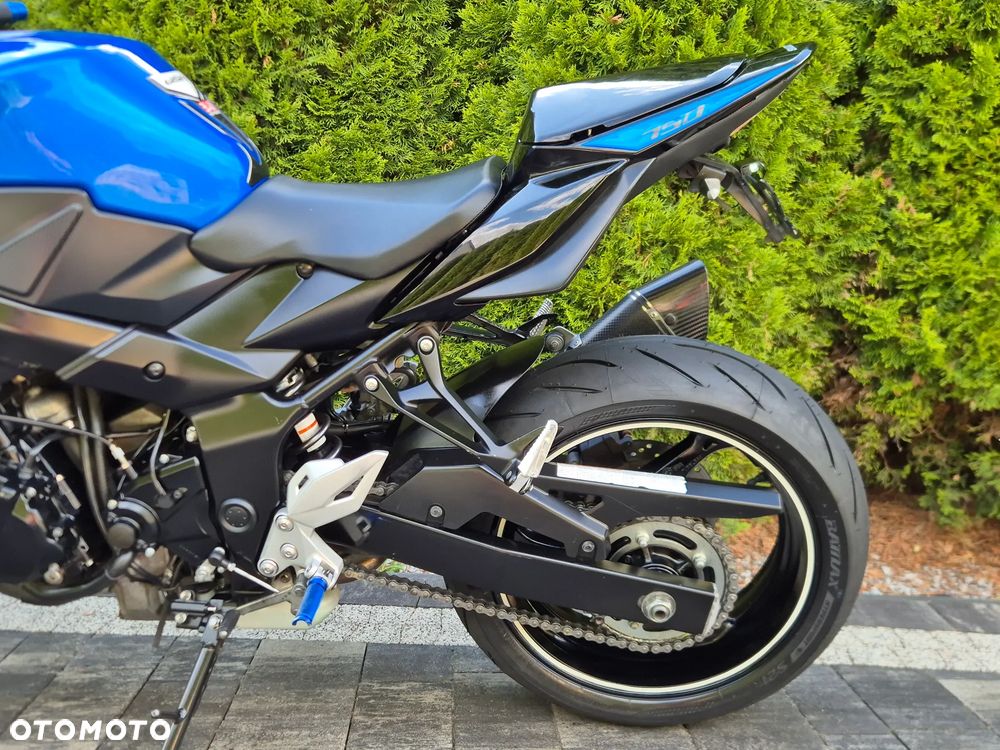 Suzuki GSR - 6