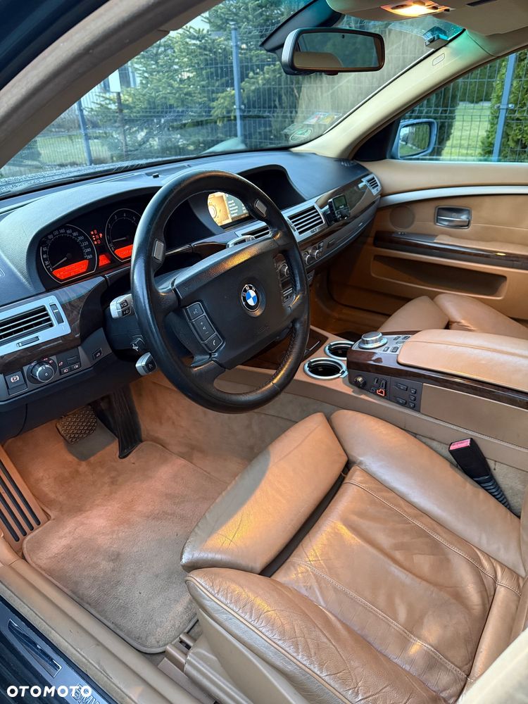 BMW Seria 7 740i L - 9
