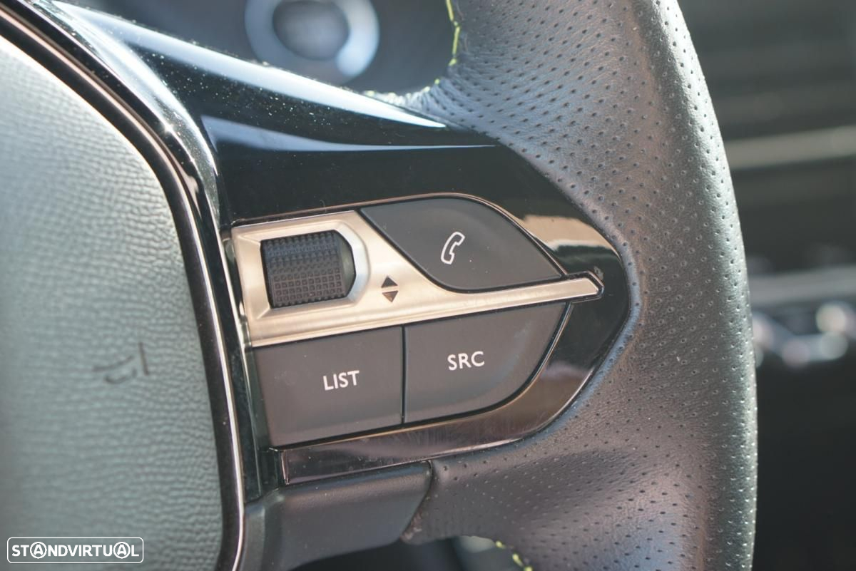 Peugeot e-2008 50 kWh GT - 29
