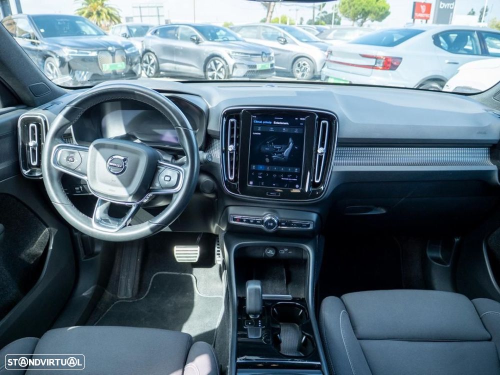 Volvo XC 40 Recharge 78 kWh Twin Motor Core — fotografia 26