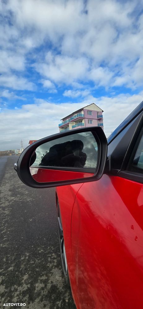 Hyundai Veloster - 12