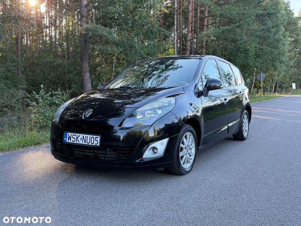 Renault Grand Scenic - 10