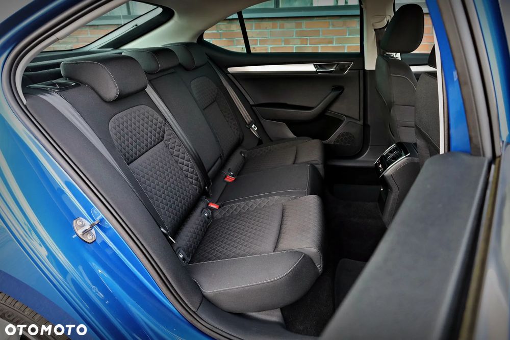 Skoda Superb 1.5 TSI Ambition DSG - 25