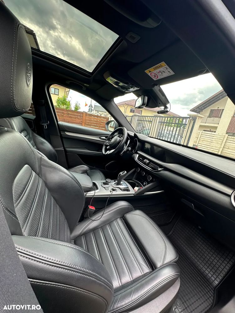 Alfa Romeo Stelvio 2.0 Turbo AWD AT8 Veloce - 13