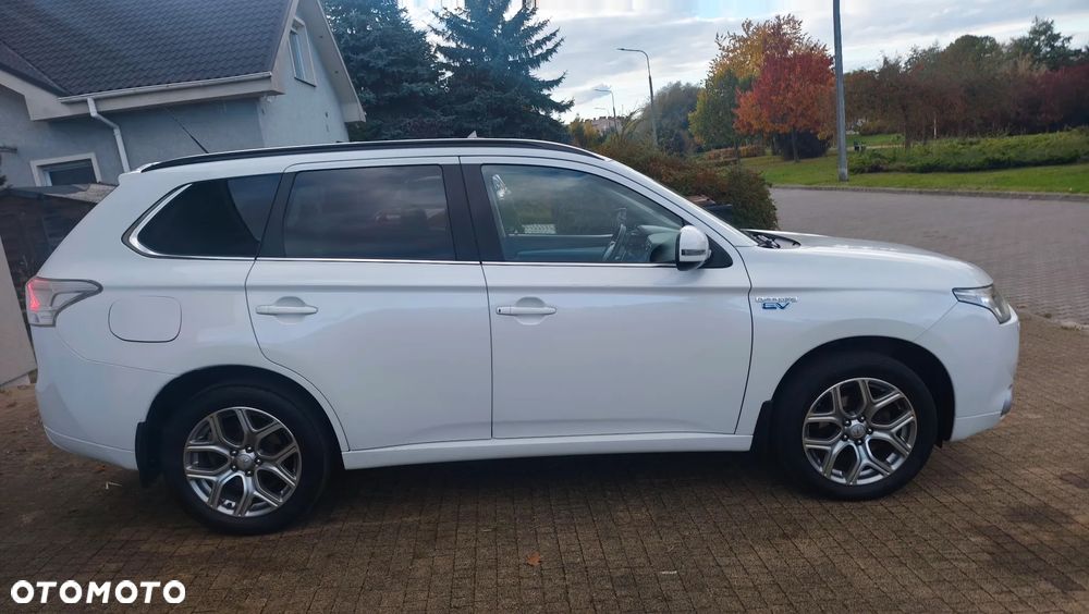 Mitsubishi Outlander 2.0 4WD Top - 37