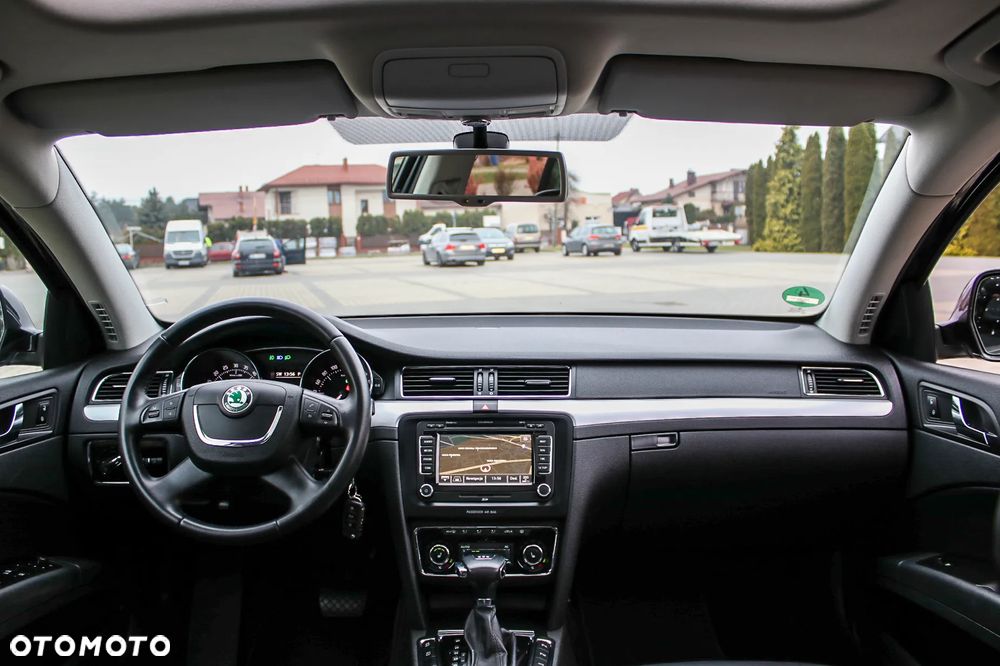 Skoda Superb 2.0 TDI DSG Exclusive - 16