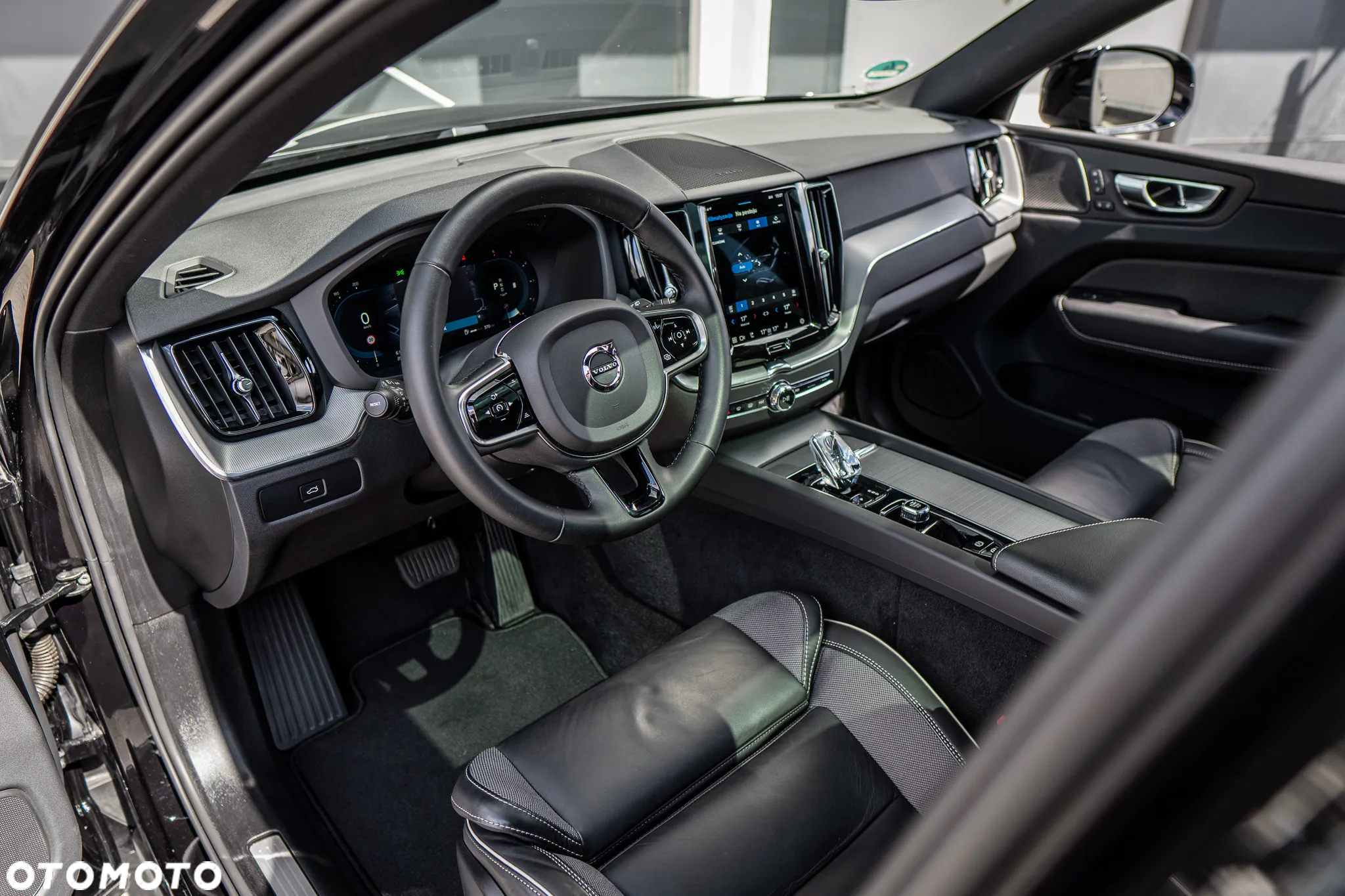 Volvo XC 60 B4 D AWD Plus Dark - 13