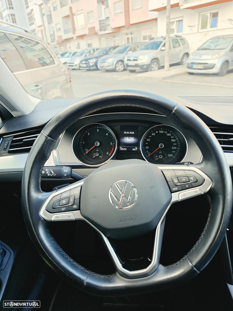 VW Passat Variant 2.0 TDI Elegance DSG - 9