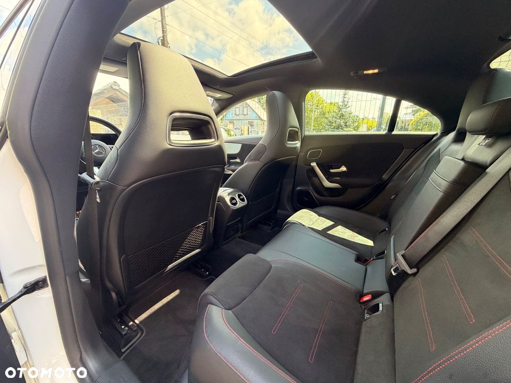 Mercedes-Benz CLA 250 4-Matic Edition 1 7G-DCT - 17