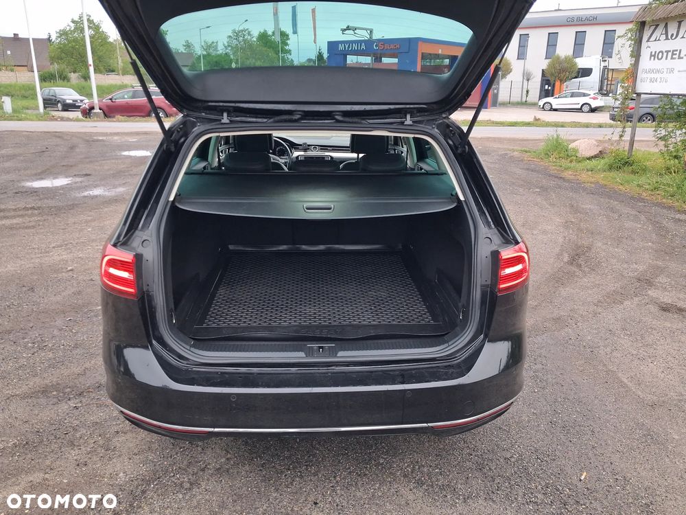 Volkswagen Passat 1.6 TDI SCR DSG Business - 13